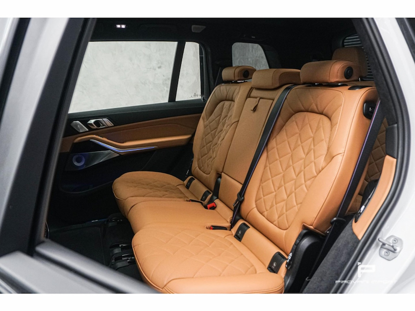 Foto do veículo BMW X7 4.4 V8 GASOLINA M60I STEPTRONIC 2024 18.000 KM 820.000,00