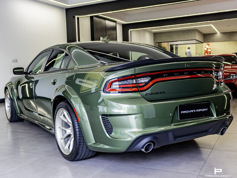 Foto do veículo DODGE CHARGER 6.4 V8 SRT HEMI GASOLINA SCAT PACK AUTOMÁTICO 2023 900 KM 869.000,00