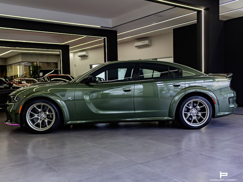 Foto do veículo DODGE CHARGER 6.4 V8 SRT HEMI GASOLINA SCAT PACK AUTOMÁTICO 2023 900 KM 869.000,00