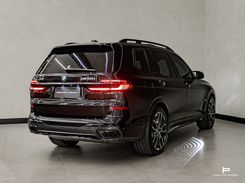 Foto do veículo BMW X7 4.4 V8 GASOLINA M60I STEPTRONIC 2025 15.800 KM 735.000,00