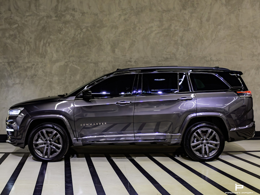 Foto do veículo JEEP COMMANDER 2.0 HURRICANE 4 TURBO GASOLINA OVERLAND AT9 2025 18.000 KM 219.900,00