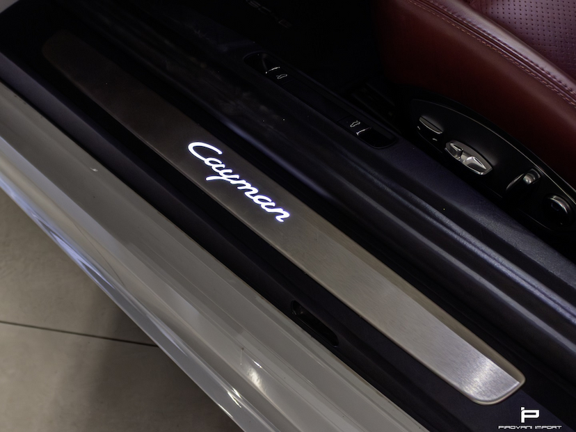 Foto do veículo PORSCHE 718 2.0 16V H4 GASOLINA CAYMAN PDK 2023 81.000 KM 429.000,00