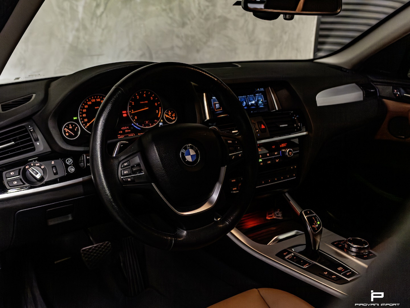 Foto do veículo BMW X4 X4 XDRIVE 28I X-LINE 2.0 TURBO 245CV AUT 2018 88.000 KM 139.900,00