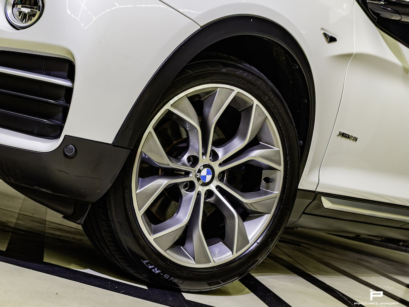 Foto do veículo BMW X4 X4 XDRIVE 28I X-LINE 2.0 TURBO 245CV AUT 2018 88.000 KM 139.900,00