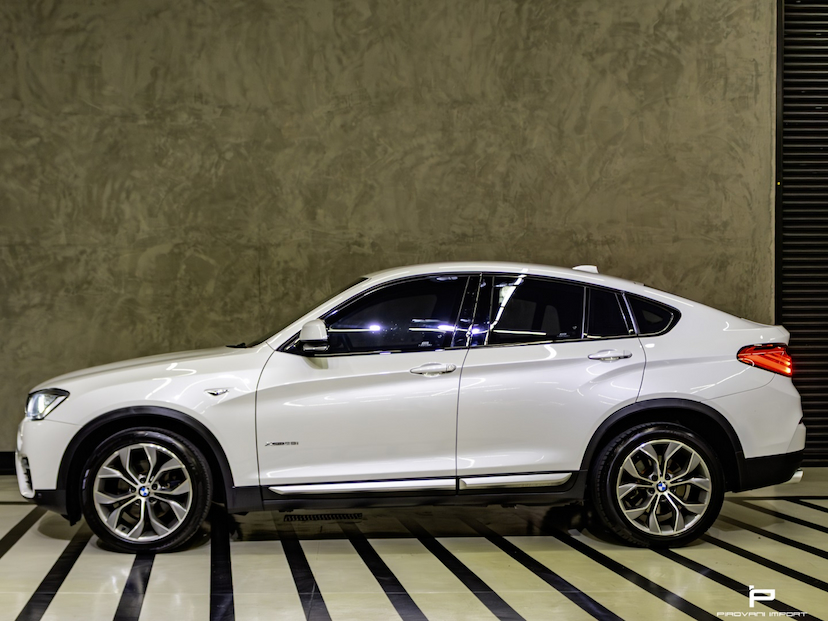 Foto do veículo BMW X4 X4 XDRIVE 28I X-LINE 2.0 TURBO 245CV AUT 2018 88.000 KM 139.900,00