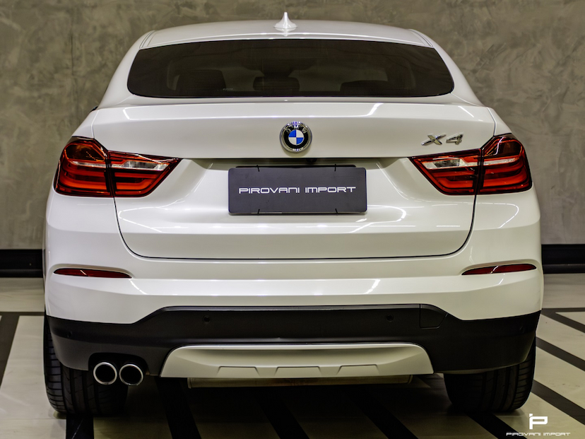 Foto do veículo BMW X4 X4 XDRIVE 28I X-LINE 2.0 TURBO 245CV AUT 2018 88.000 KM 139.900,00