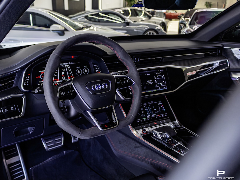 Foto do veículo AUDI RS6 4.0 AVANT V8 TWINTURBO MHEV TIPTRONIC 2021 15.000 KM 959.000,00