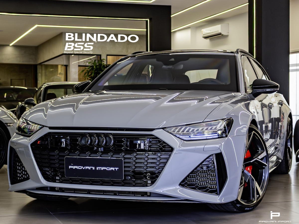 Foto do veículo AUDI RS6 4.0 AVANT V8 TWINTURBO MHEV TIPTRONIC 2020/2021 15.000 KM R$ 959.000,00