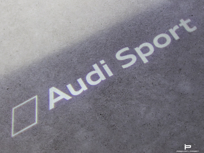 Foto do veículo AUDI RS6 4.0 AVANT V8 TWINTURBO MHEV TIPTRONIC 2021 15.000 KM 959.000,00