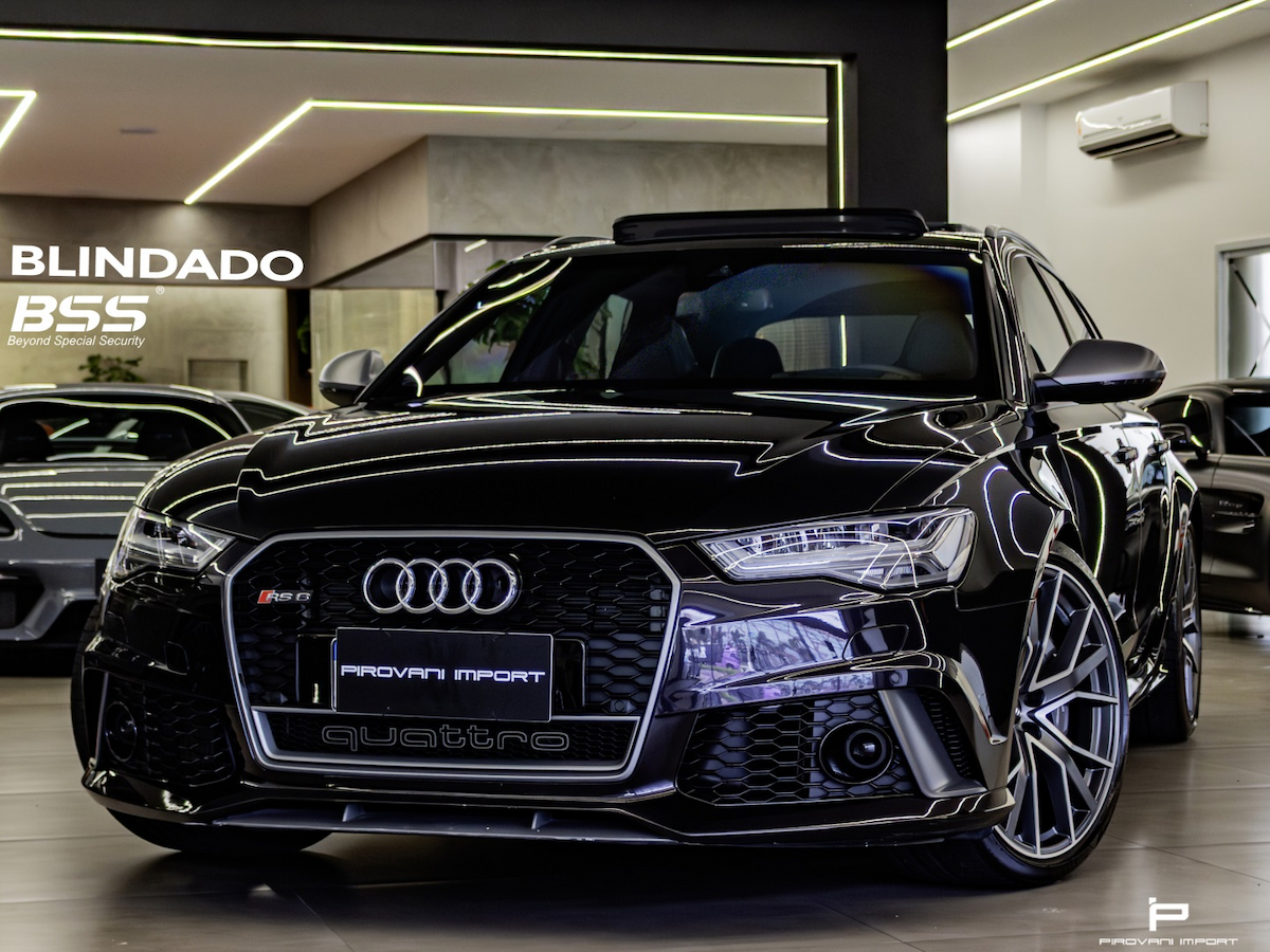 Foto do veículo AUDI RS6 4.0 AVANT V8 32V BI-TURBO GASOLINA 4P TIPTRONIC 2017/2018 18.000 KM R$ 539.900,00