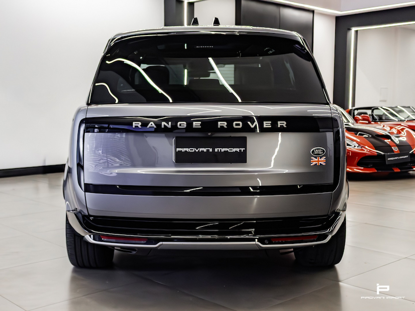 Foto do veículo LAND ROVER RANGE ROVER 3.0 P510E PHEV HSE AWD AUTOMÁTICO 2023 14.000 KM 1.100.000,00