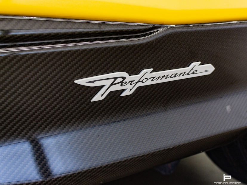 Foto do veículo LAMBORGHINI URUS 4.0 V8 TURBO GASOLINA PERFORMANTE AUTOMÁTICO 2024 8.500 KM 3.650.000,00