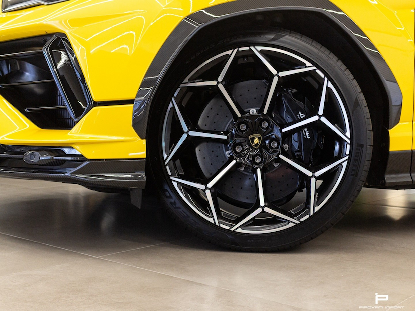 Foto do veículo LAMBORGHINI URUS 4.0 V8 TURBO GASOLINA PERFORMANTE AUTOMÁTICO 2024 8.500 KM 3.650.000,00