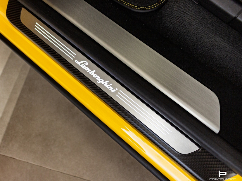 Foto do veículo LAMBORGHINI URUS 4.0 V8 TURBO GASOLINA PERFORMANTE AUTOMÁTICO 2024 8.500 KM 3.650.000,00