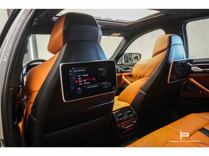 Foto do veículo BMW M5 4.4 V8 TWIN POWER M XDRIVE STEPTRONIC 2020 27.000 KM 530.000,00