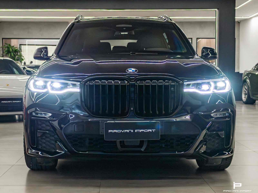 Foto do veículo BMW X7 4.4 V8 GASOLINA M SPORT XDRIVE50I STEPTRONIC 2020 47.000 KM 509.000,00