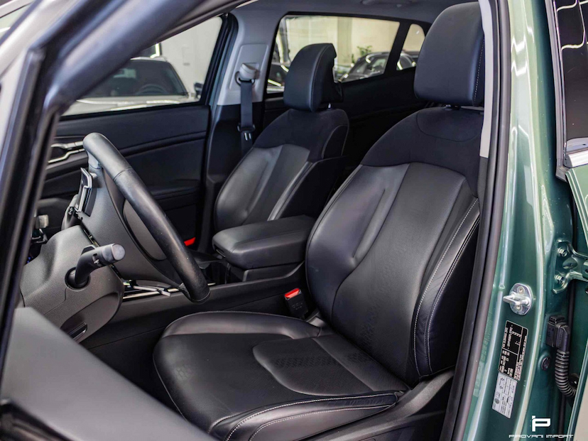 Foto do veículo KIA SPORTAGE 1.6 TGDI MHEV EX PRESTIGE DCT 2023 24.000 KM 229.000,00