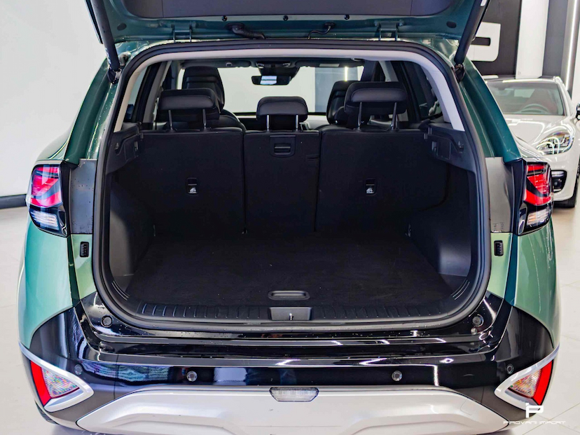 Foto do veículo KIA SPORTAGE 1.6 TGDI MHEV EX PRESTIGE DCT 2023 24.000 KM 229.000,00