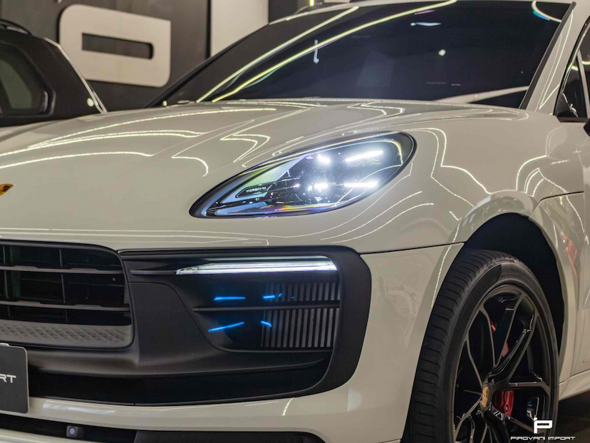 Foto do veículo PORSCHE MACAN 2.9 V6 BITURBO GASOLINA GTS PDK 2023 15.000 KM 625.000,00