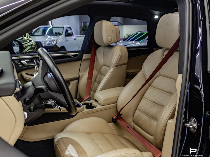 Foto do veículo PORSCHE MACAN 2.9 V6 BITURBO GASOLINA S PDK 2022 37.800 KM 399.000,00