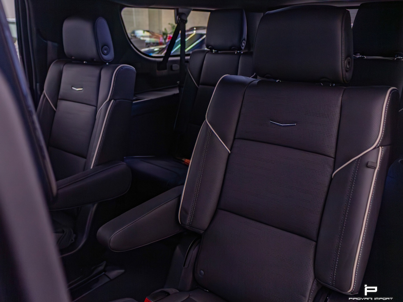 Foto do veículo CADILLAC ESCALADE 6.2 V8 GASOLINA ESV SPORT 4WD AUTOMÁTICO 2026 70 KM 2.200.000,00