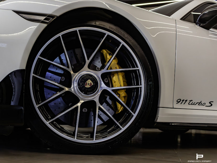 Foto do veículo PORSCHE 911 3.8 24V H6 GASOLINA TURBO S PDK 2019 19.000 KM 1.280.000,00