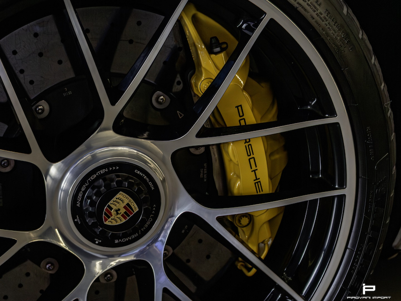 Foto do veículo PORSCHE 911 3.8 24V H6 GASOLINA TURBO S PDK 2019 19.000 KM 1.280.000,00