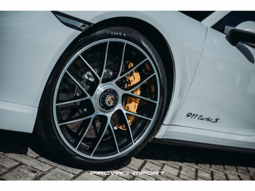 Foto do veículo PORSCHE 911 3.8 24V H6 GASOLINA TURBO S PDK 2018 19.000 KM 1.250.000,00