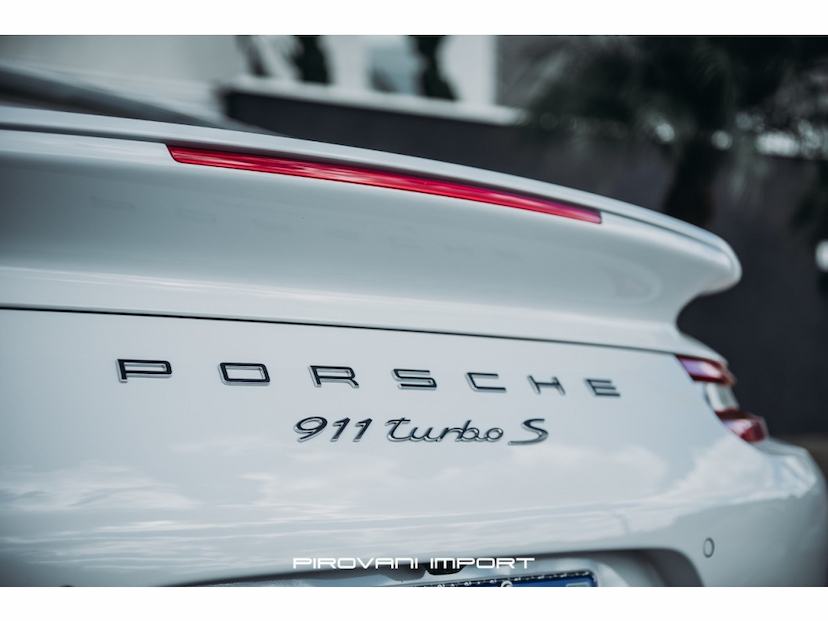 Foto do veículo PORSCHE 911 3.8 24V H6 GASOLINA TURBO S PDK 2018 19.000 KM 1.250.000,00