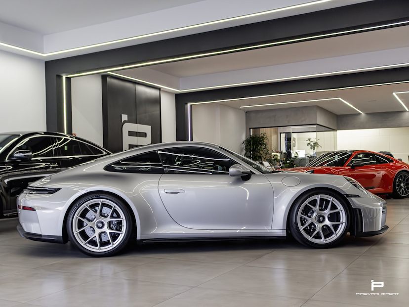 Foto do veículo PORSCHE 911 4.0 24V H6 GASOLINA GT3 TOURING MANUAL 2026 800 KM 2.350.000,00