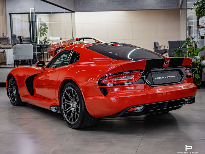 Foto do veículo DODGE VIPER 8.4 SRT-10 V10 GASOLINA 2P MANUAL 2013 1.000 KM 3.000.000,00