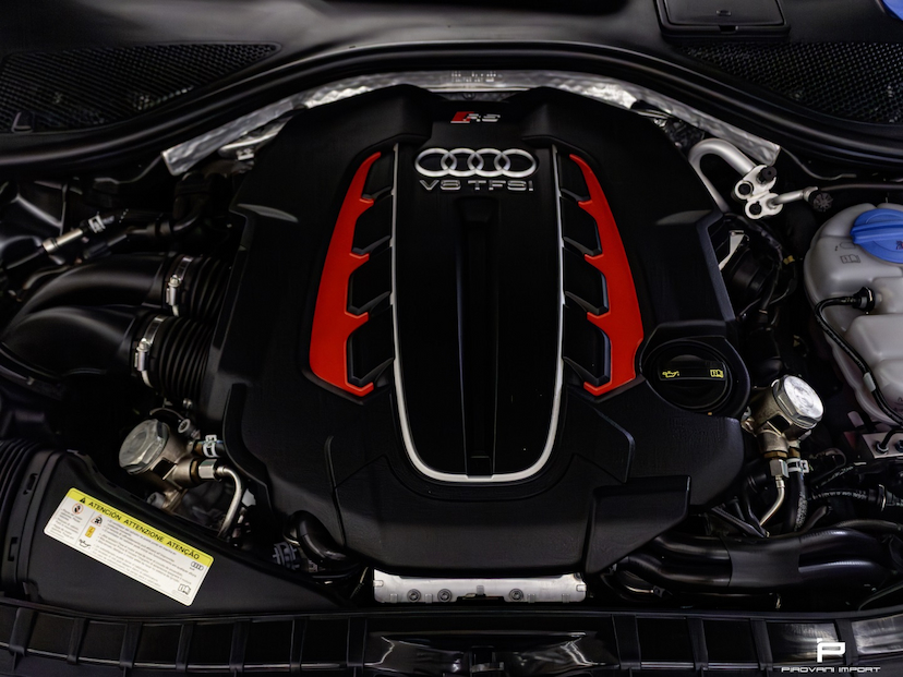 Foto do veículo AUDI RS6 4.0 AVANT V8 32V BI-TURBO GASOLINA 4P TIPTRONIC 2018 14.000 KM 530.000,00