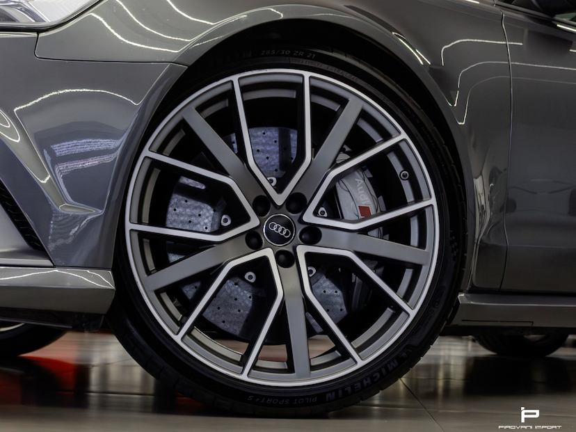 Foto do veículo AUDI RS6 4.0 AVANT V8 32V BI-TURBO GASOLINA 4P TIPTRONIC 2018 14.000 KM 530.000,00