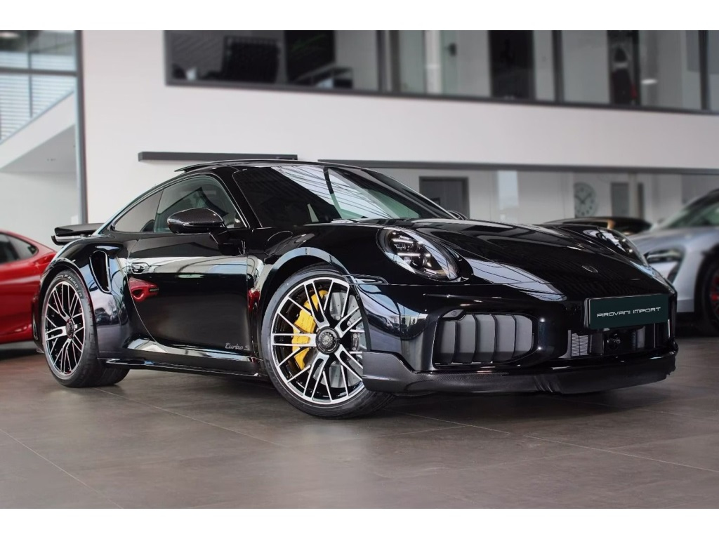 Foto do veículo PORSCHE 911 3.6 24V H6 T-HYBRID TURBO S PDK 2025/2026 500 KM R$ 2.290.000,00