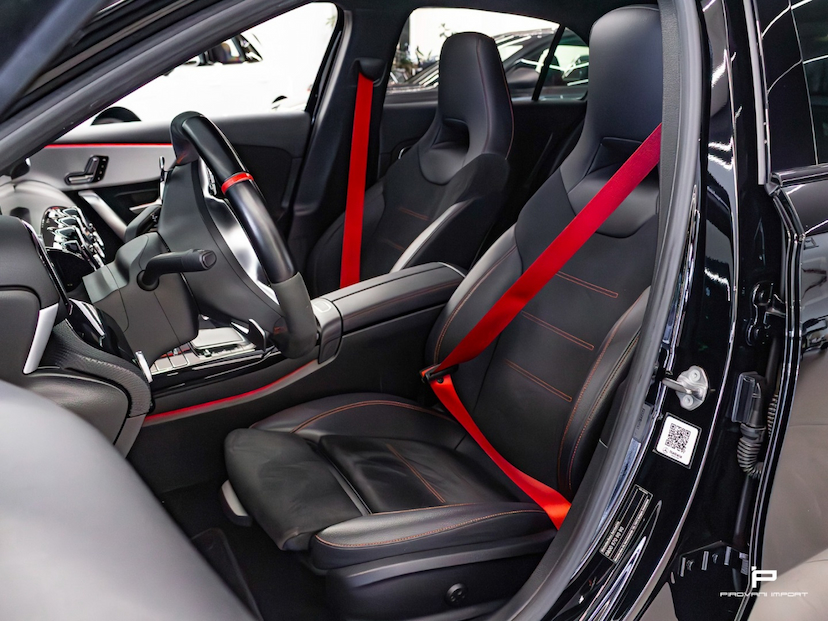 Foto do veículo MERCEDES-BENZ A 45 AMG 2.0 CGI GASOLINA S 4MATIC SPEEDSHIFT 2021 34.000 KM 329.900,00