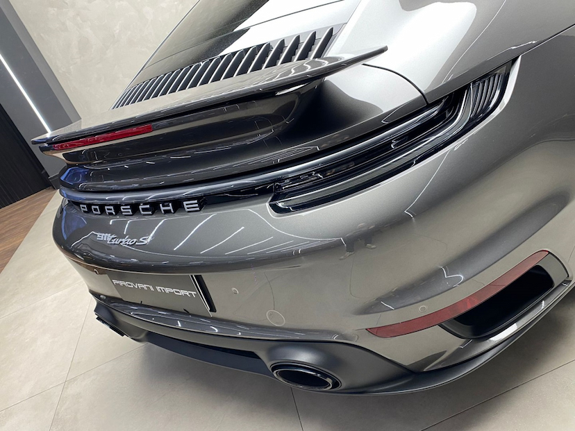 Foto do veículo PORSCHE 911 3.8 24V H6 GASOLINA TURBO S PDK 2023 1.800 KM 1.390.000,00