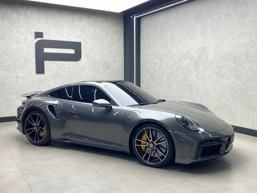 Foto do veículo PORSCHE 911 3.8 24V H6 GASOLINA TURBO S PDK 2023 1.800 KM 1.390.000,00