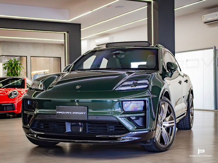 Foto do veículo PORSCHE MACAN TURBO ELÉTRICO 2025 2.800 KM 990.000,00