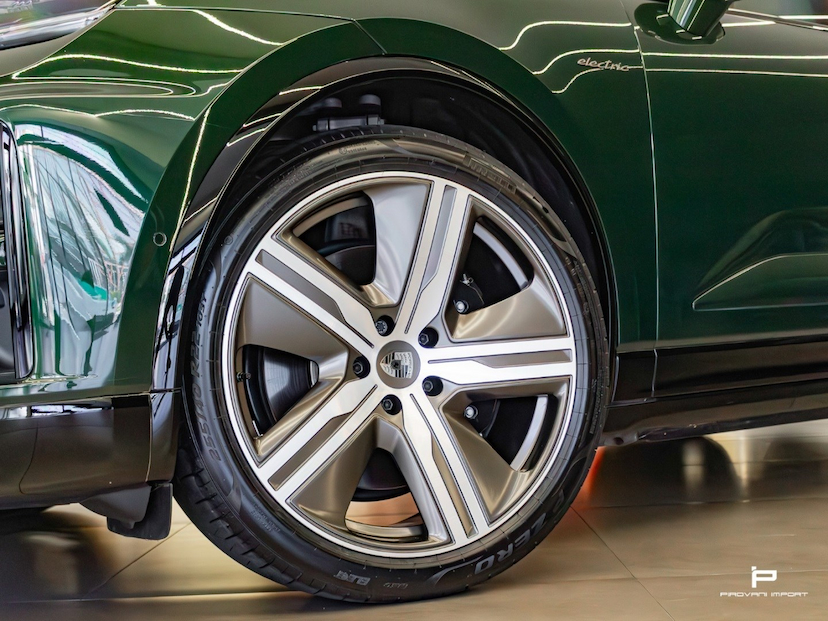 Foto do veículo PORSCHE MACAN TURBO ELÉTRICO 2025 2.800 KM 990.000,00