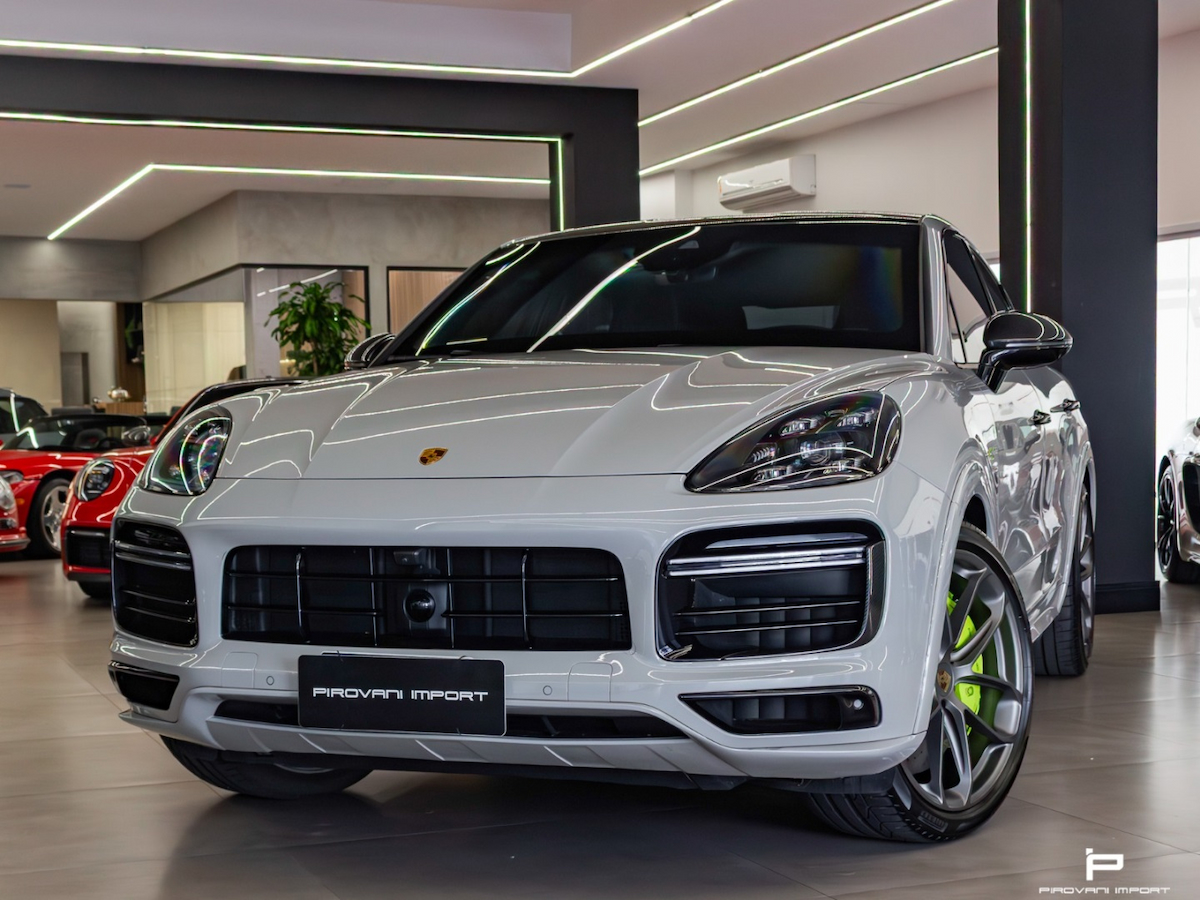 Foto do veículo PORSCHE CAYENNE 4.0 V8 TURBO S E-HYBRID COUPÉ  AWD TIPTRONIC S 2022/2022 17.000 KM R$ 850.000,00