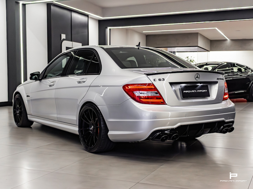 Foto do veículo MERCEDES-BENZ C 63 AMG 6.3 SEDAN V8 GASOLINA 4P AUTOMATICO 2013 39.000 KM 389.000,00