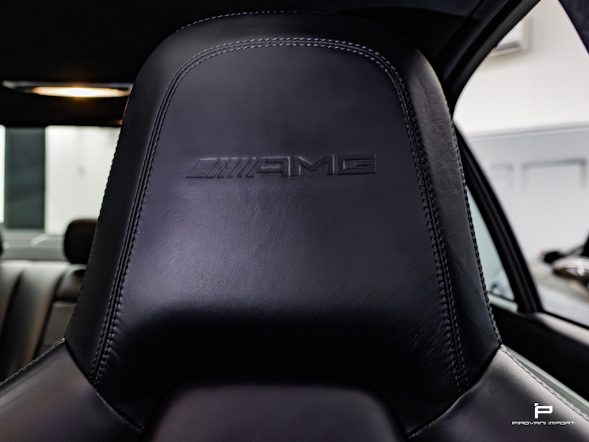 Foto do veículo MERCEDES-BENZ C 63 AMG 6.3 SEDAN V8 GASOLINA 4P AUTOMATICO 2013 39.000 KM 389.000,00