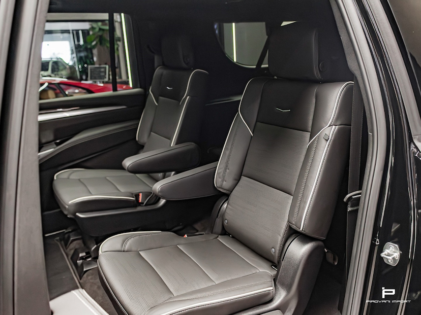 Foto do veículo CADILLAC ESCALADE 6.2 V8 GASOLINA LUXURY 4WD AUTOMÁTICO 2026 40 KM 2.290.000,00
