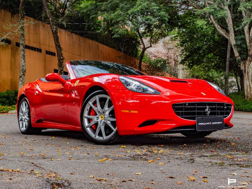 Foto do veículo FERRARI CALIFORNIA 4.3 GT CONVERSÍVEL V8 32V GASOLINA 2P MANUAL AUTOMATIZADO 2014 6.800 KM 1.780.000,00