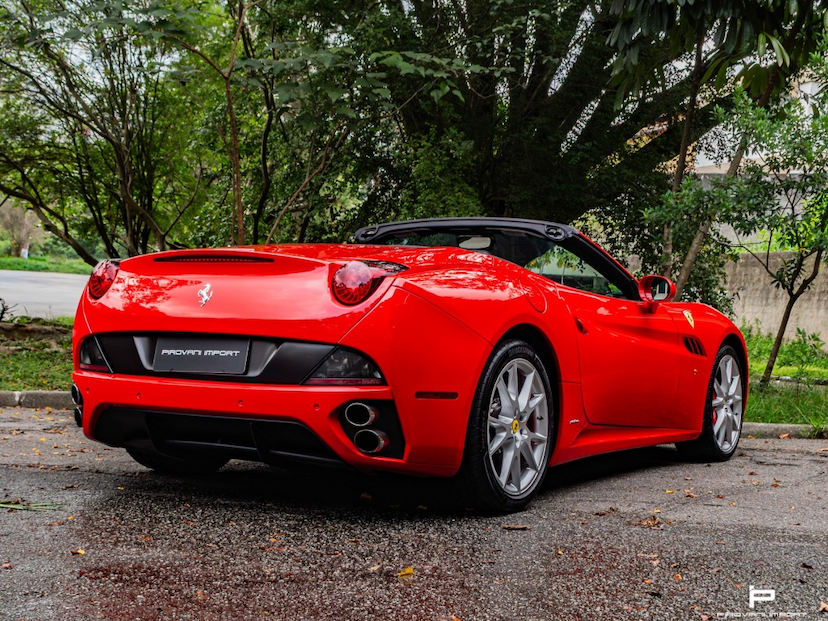 Foto do veículo FERRARI CALIFORNIA 4.3 GT CONVERSÍVEL V8 32V GASOLINA 2P MANUAL AUTOMATIZADO 2014 6.800 KM 1.780.000,00