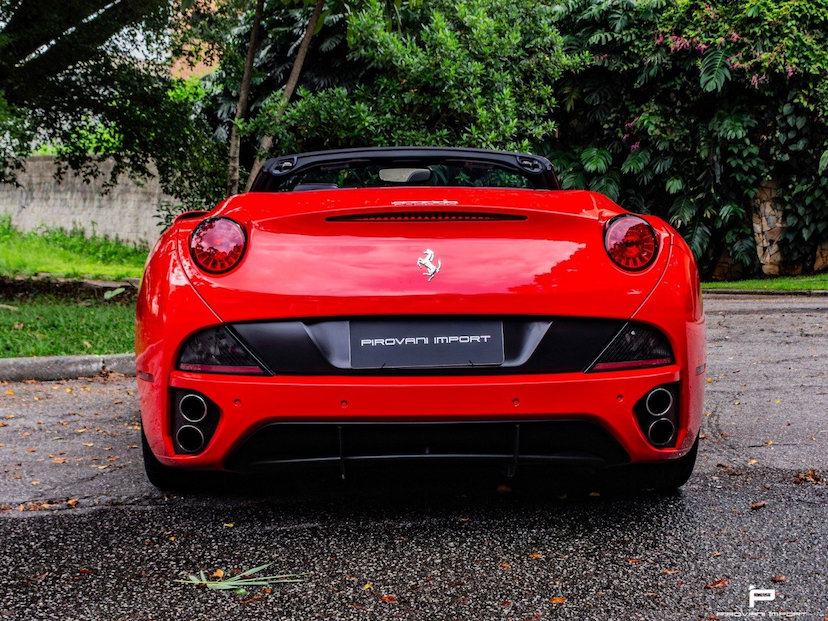 Foto do veículo FERRARI CALIFORNIA 4.3 GT CONVERSÍVEL V8 32V GASOLINA 2P MANUAL AUTOMATIZADO 2014 6.800 KM 1.780.000,00