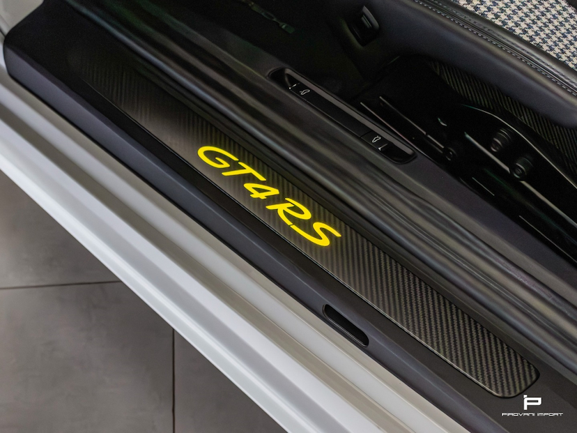 Foto do veículo PORSCHE 718 4.0 H6 GASOLINA CAYMAN GT4 RS PDK 2023 3.000 KM 1.650.000,00