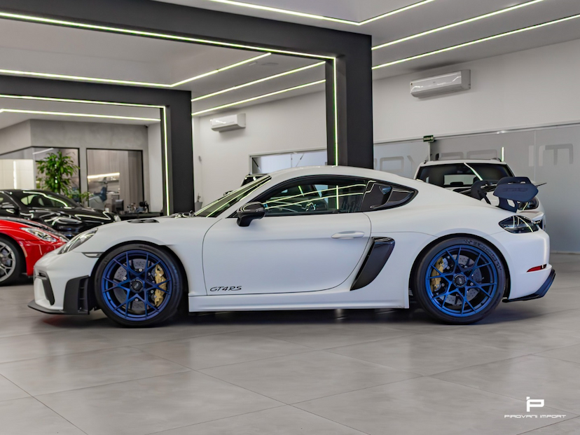 Foto do veículo PORSCHE 718 4.0 H6 GASOLINA CAYMAN GT4 RS PDK 2023 3.000 KM 1.650.000,00