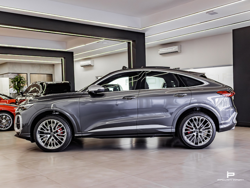 Foto do veículo AUDI SQ5 3.0 V6 TFSI GASOLINA SPORTBACK QUATTRO S TRONIC 2025 900 KM 569.000,00