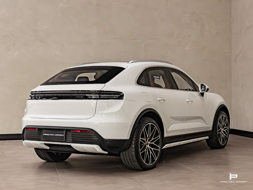 Foto do veículo PORSCHE MACAN 4 ELÉTRICO 2024 4.700 KM 700.000,00